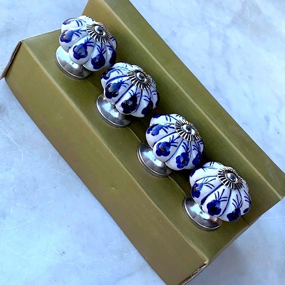 INSTANT FURNITURE UPDATE KNOBS PULLS NAVY WHITE PORCELAIN SILVER SET OF 4 NEW - Picture 3 of 7
